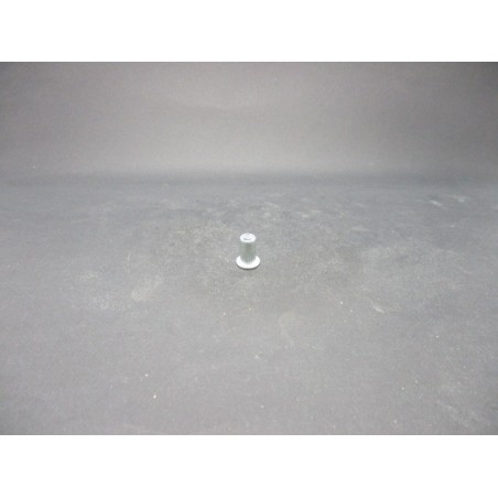 Ecrous à Sertir Tête Plate Acier Zingué 4mm