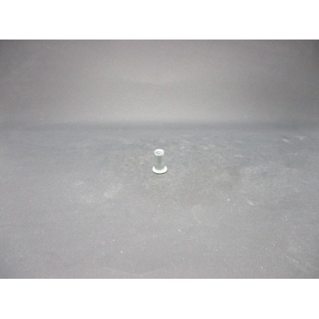 Ecrous à Sertir Tête Plate Acier Zingué 5mm