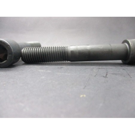 Vis CHC Din 912 Classe 8.8 Acier Brut 16x90